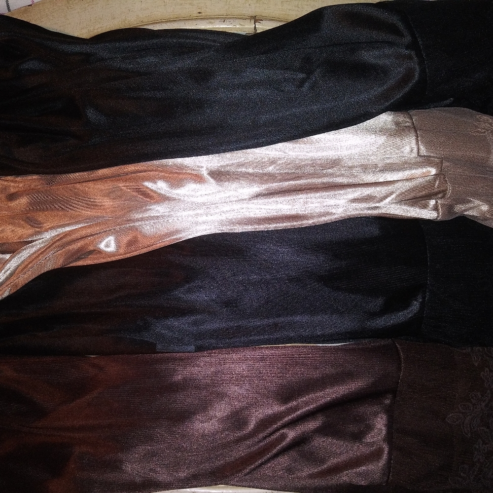 4 medium ruffle slips BRAND NEW W TAGS